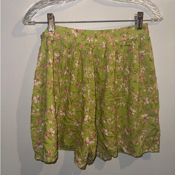 NWT Abound; Womens Green/Pink Floral Flowy Shorts; Side Zipper; Small - Picture 1 of 4
